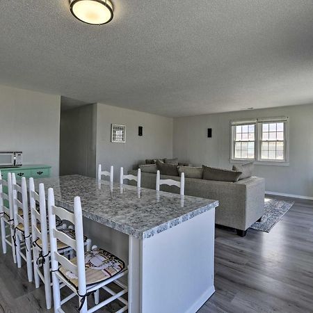 Oak Island Beach Abode With Deck Walk To Shore! エクステリア 写真