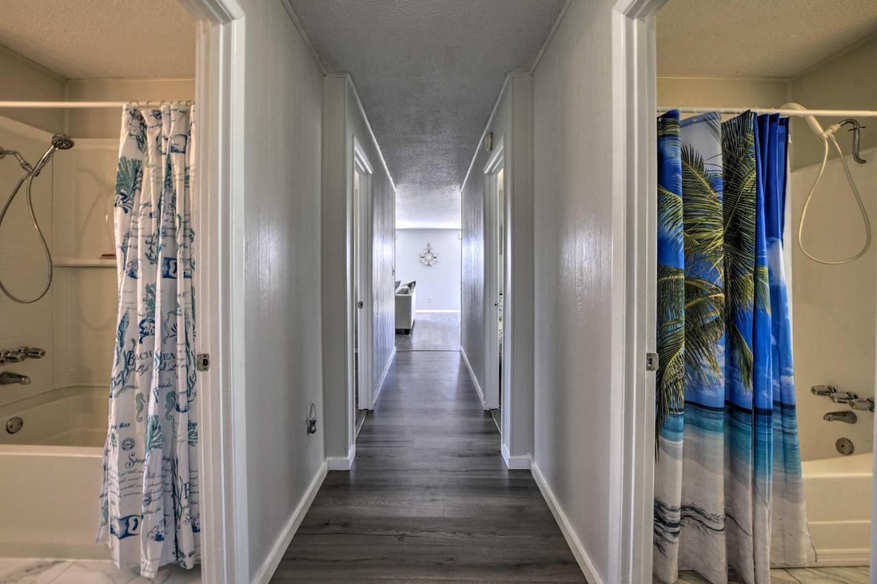 Oak Island Beach Abode With Deck Walk To Shore! エクステリア 写真
